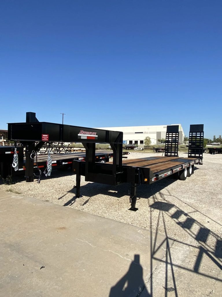 Interstate G30DT gooseneck trailer