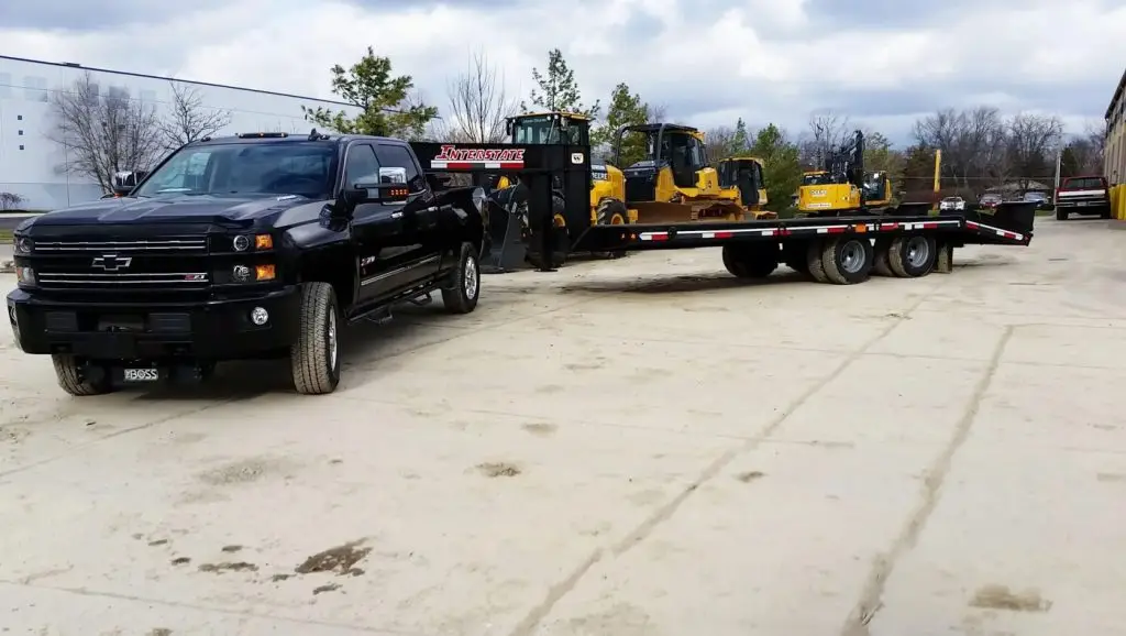 Interstate gooseneck trailer